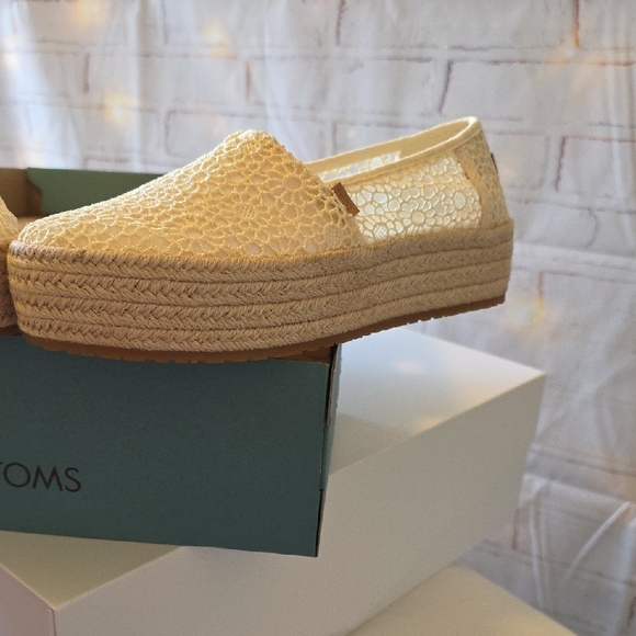 TOMS Cream Crochet Platform Espadrille Slip-On Shoes - Picture 5 of 10